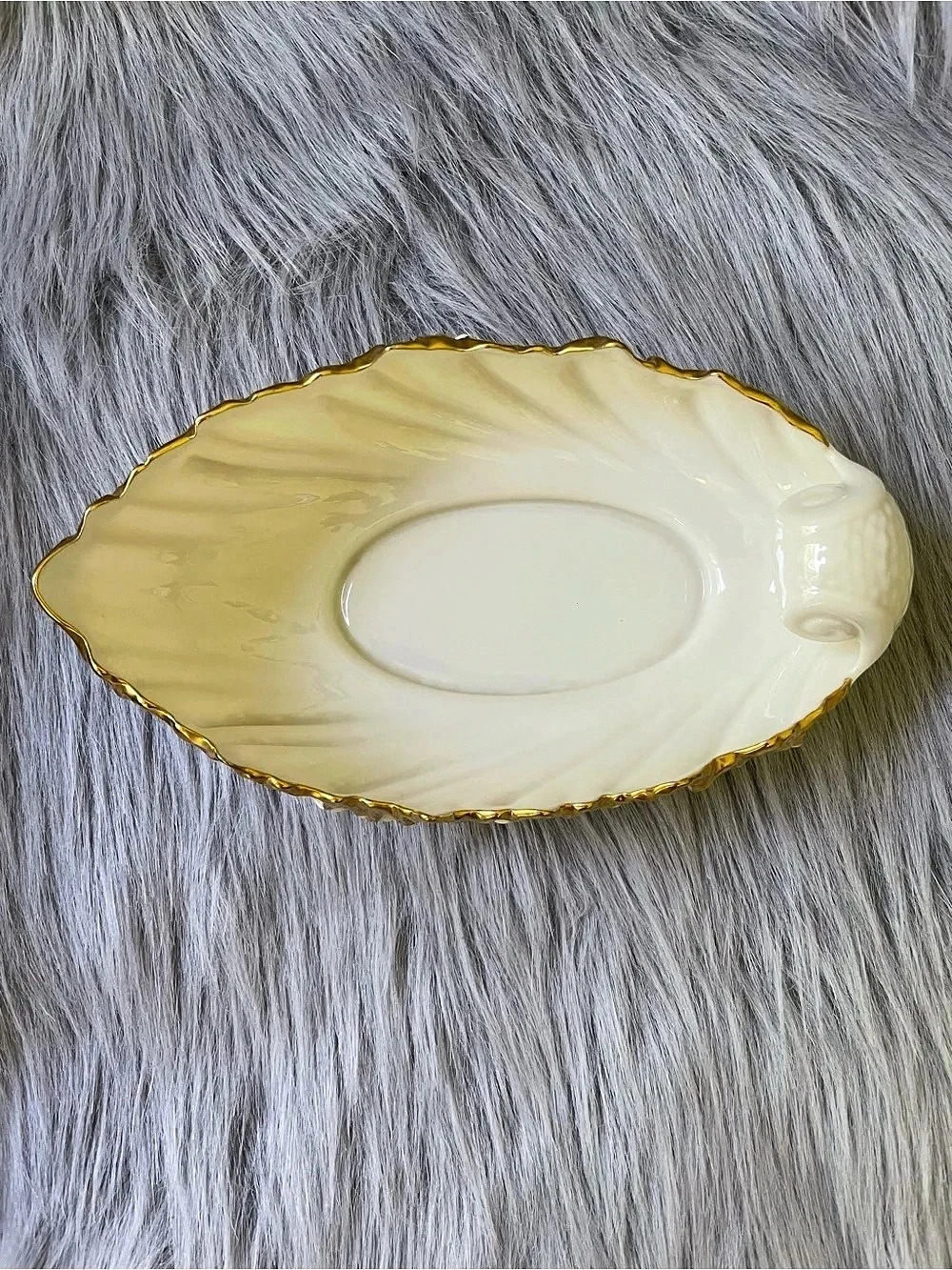 Fenton Vintage Shell Dish in Cream & Gold Like New